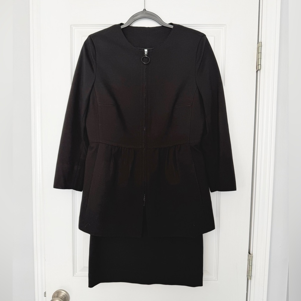 NWT! AKRIS Punto Size 8 • Black Peplum Jacket & Skirt Suit.
